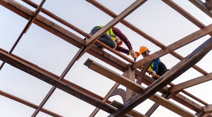 Professional gutter cleaning services in Doyle, CA